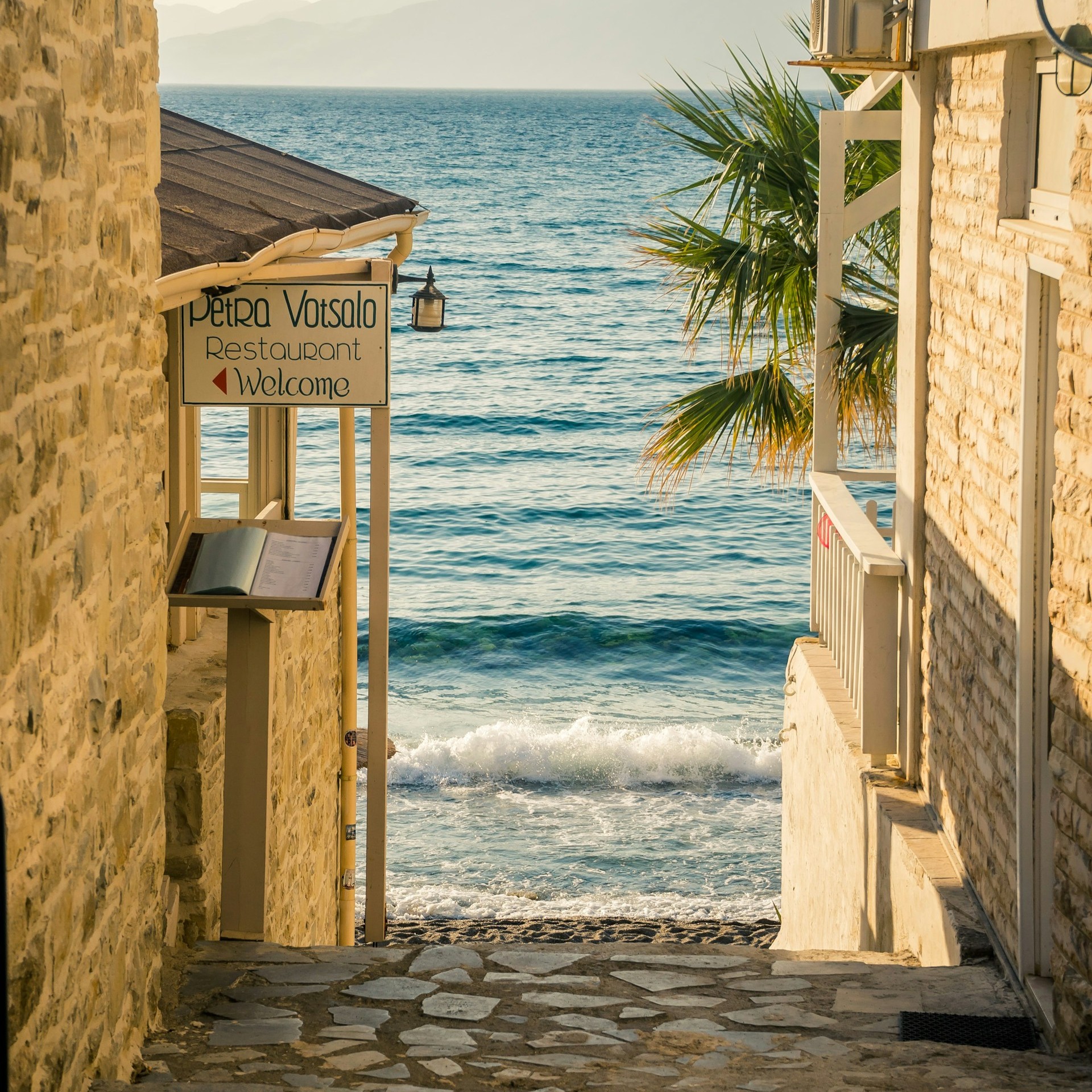 beautiful-sea-side-village-street-view-to-ocean